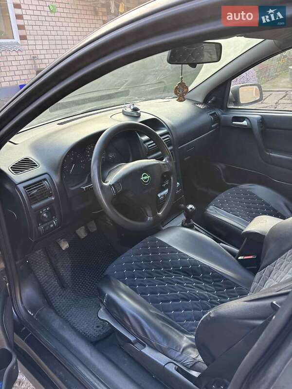 Седан Opel Astra 1998 в Чорткові