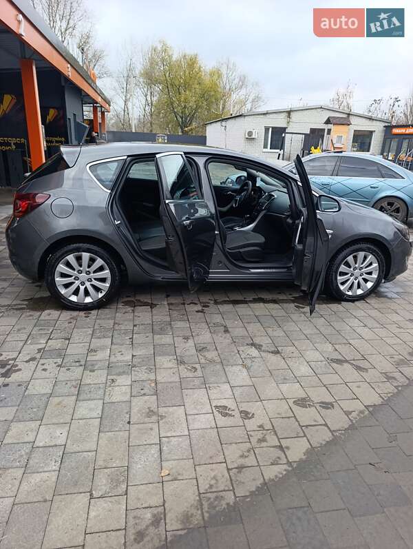 Хетчбек Opel Astra 2010 в Павлограді