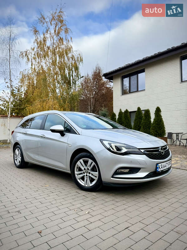 Універсал Opel Astra 2018 в Києві