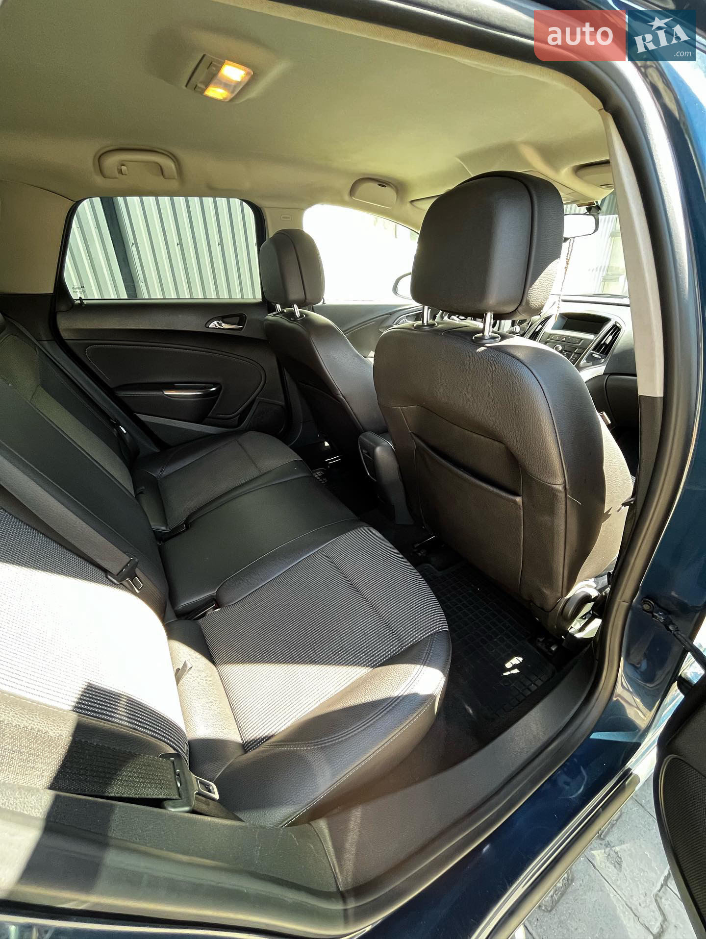 2012 Opel Astra - мініатюра 11