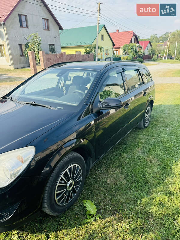 Универсал Opel Astra 2008 в Бучаче
