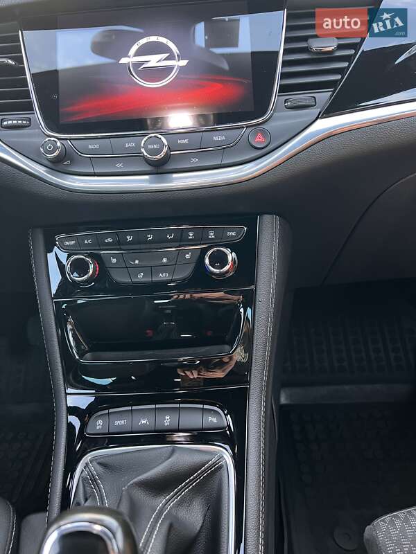 Універсал Opel Astra 2016 в Черкасах