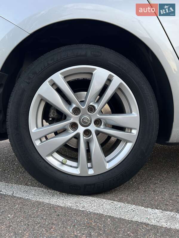 Універсал Opel Astra 2016 в Черкасах