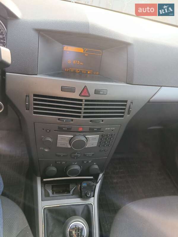 Универсал Opel Astra 2005 в Бышеве