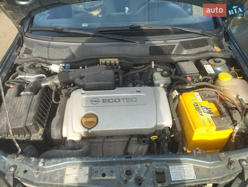 Седан Opel Astra 2004 в Коростене