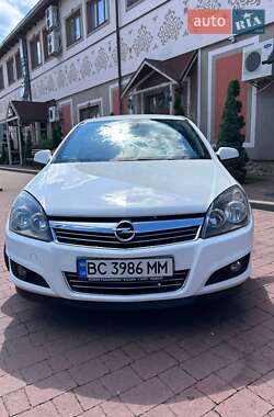 Універсал Opel Astra 2010 в Стрию