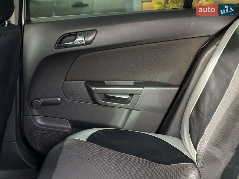 Хэтчбек Opel Astra 2005 в Шептицькому фото 41 Хэтчбек Opel Astra 2005 в Шептицькому