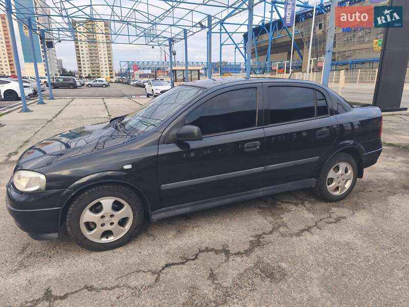 Седан Opel Astra 2005 в Харькове