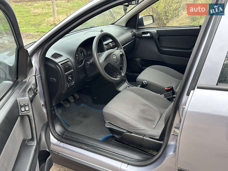 Седан Opel Astra 2007 в Новому Бузі