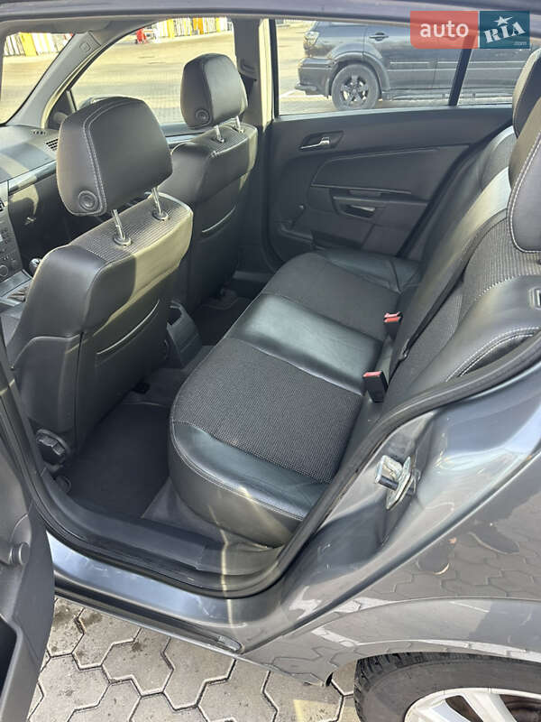 Хэтчбек Opel Astra 2004 в Киеве фото 2 Хэтчбек Opel Astra 2004 в Киеве