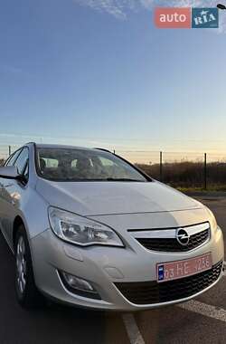 Універсал Opel Astra 2011 в Радивиліві