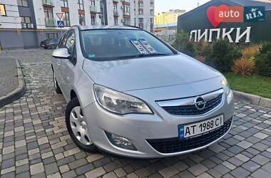 Универсал Opel Astra 2012 в Ивано-Франковске