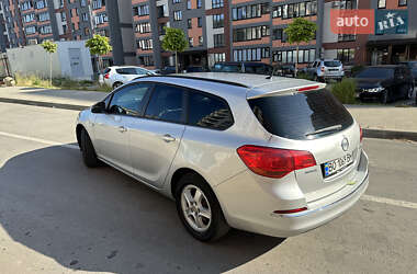 Універсал Opel Astra 2013 в Тернополі