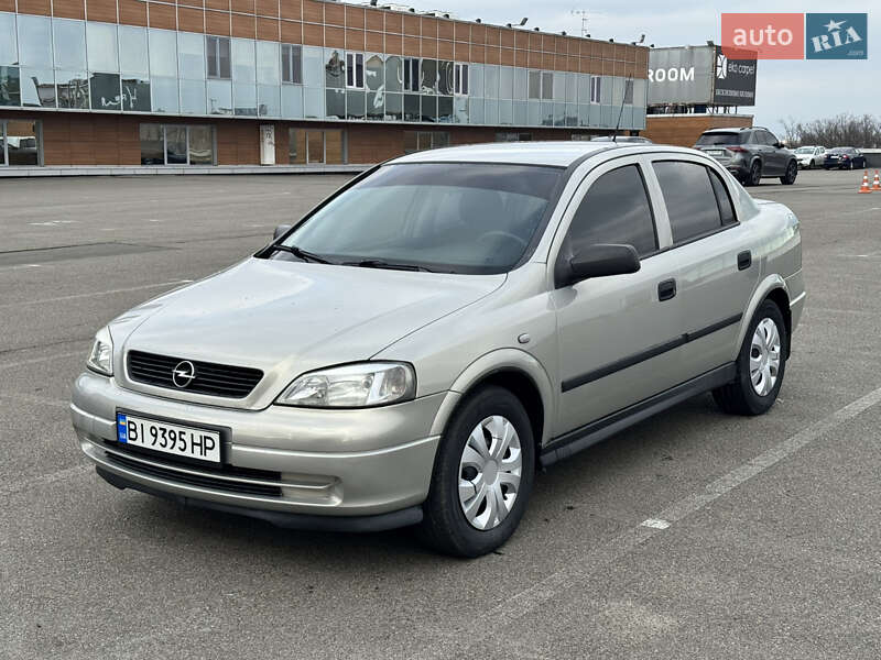 Седан Opel Astra 2008 в Киеве