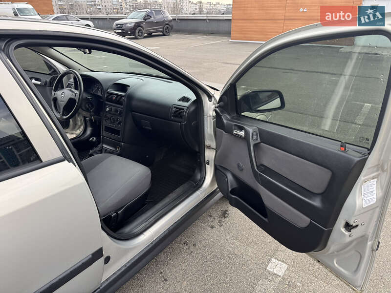 Седан Opel Astra 2008 в Киеве