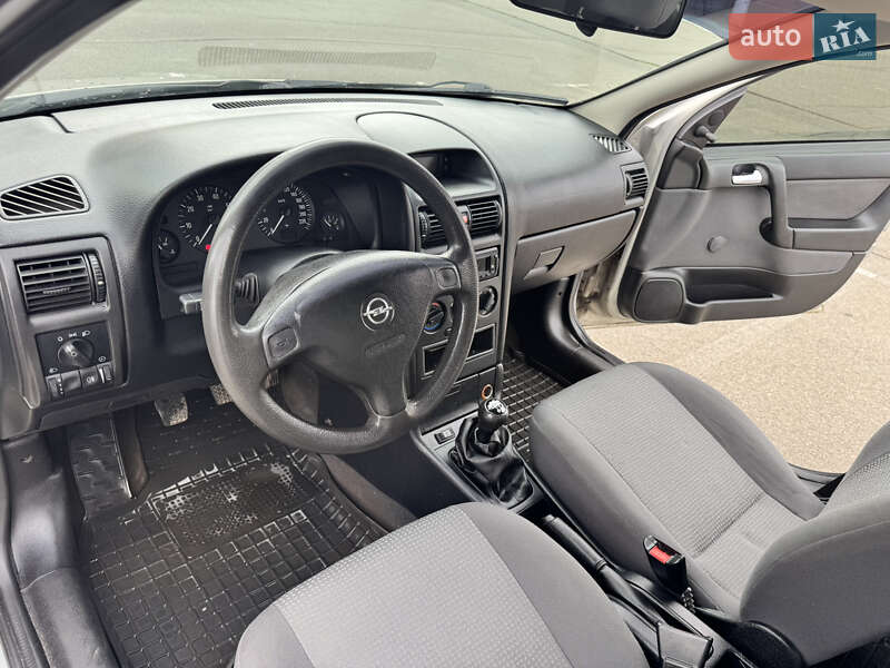 Седан Opel Astra 2008 в Киеве