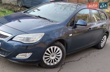 Універсал Opel Astra 2011 в Кам'янець-Подільському
