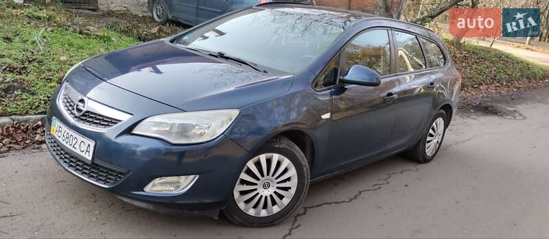 Універсал Opel Astra 2011 в Кам'янець-Подільському