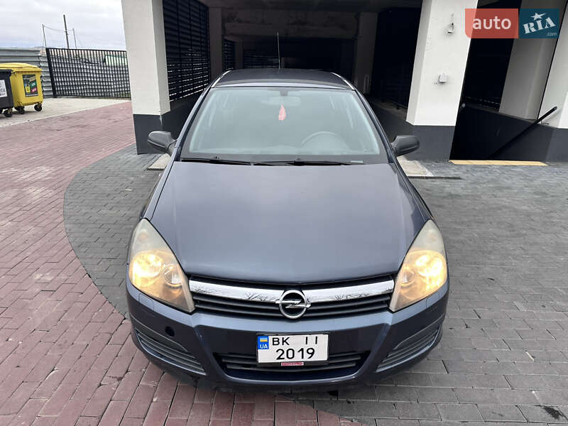 Хэтчбек Opel Astra 2006 в Ровно фото 4 Хэтчбек Opel Astra 2006 в Ровно