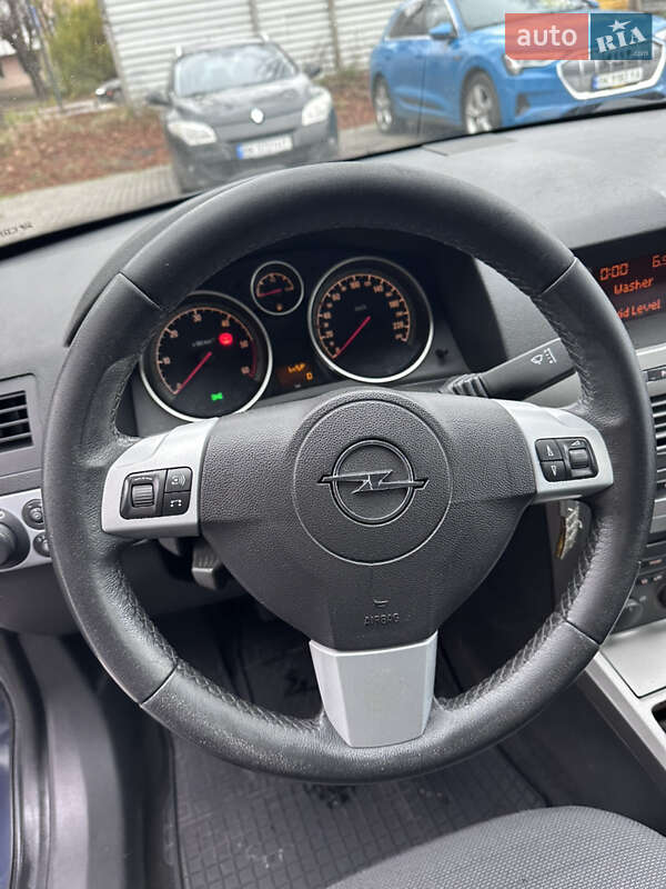 Хэтчбек Opel Astra 2006 в Ровно фото 18 Хэтчбек Opel Astra 2006 в Ровно
