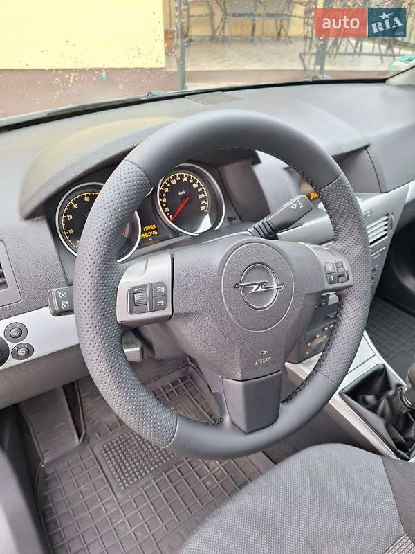 Универсал Opel Astra 2005 в Луцке