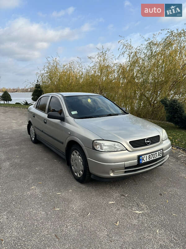Седан Opel Astra 2008 в Ставищі