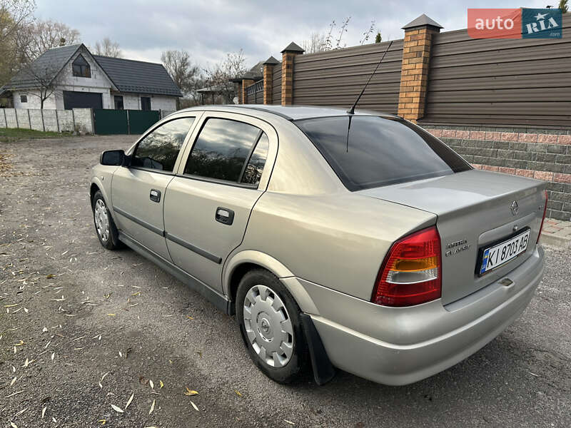 Седан Opel Astra 2008 в Ставищі