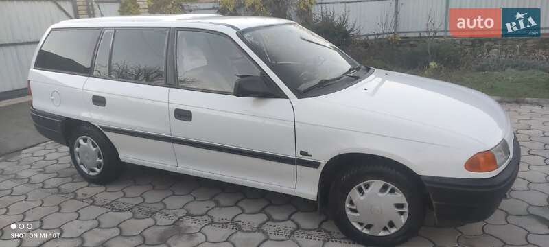 Универсал Opel Astra 1993 в Ямполе фото 2 Универсал Opel Astra 1993 в Ямполе