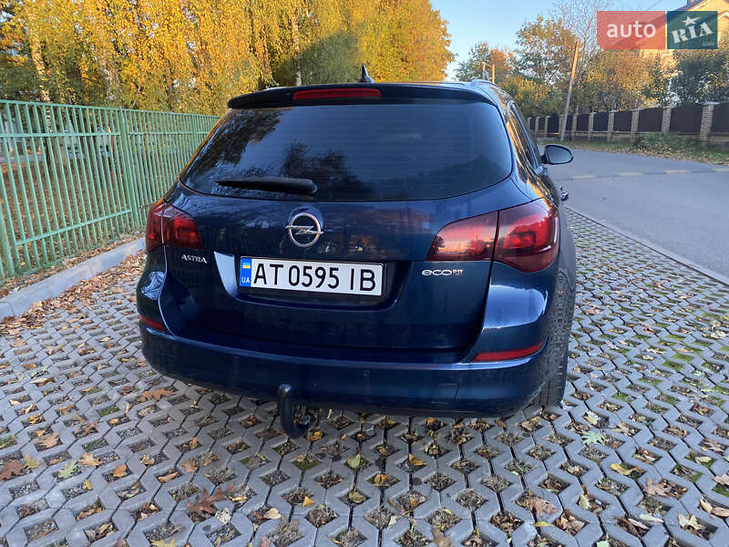 Универсал Opel Astra 2012 в Ивано-Франковске