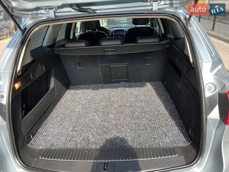 Універсал Opel Astra 2011 в Львові