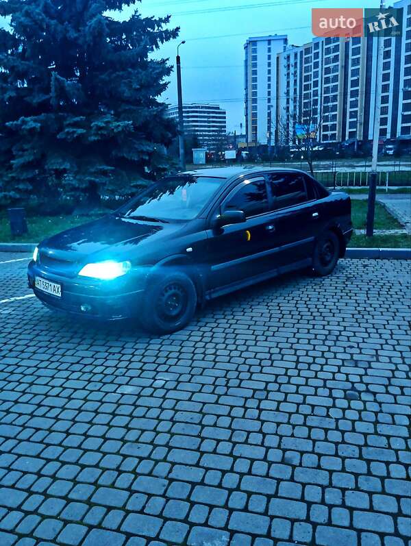 Седан Opel Astra 2006 в Ивано-Франковске