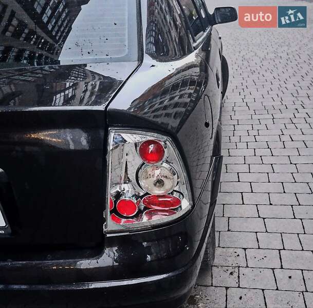 Седан Opel Astra 2006 в Ивано-Франковске