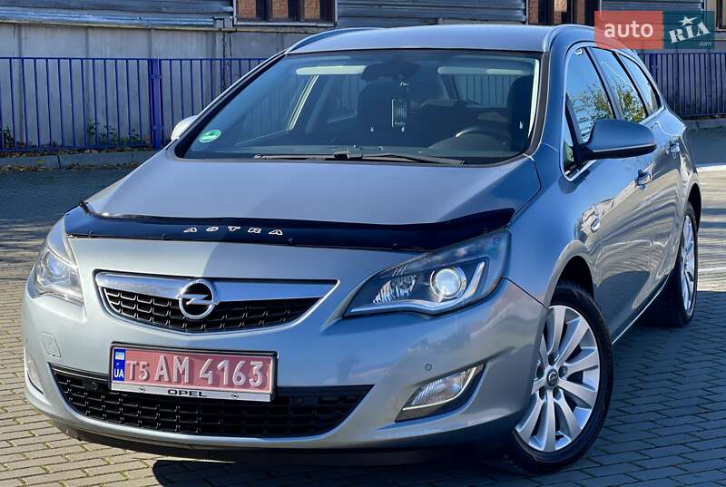 Универсал Opel Astra 2011 в Тернополе