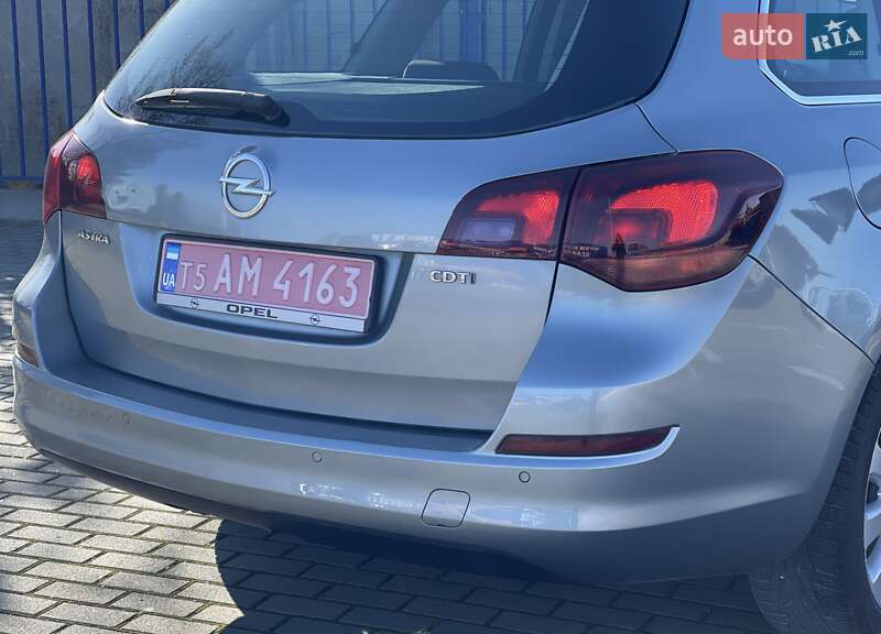 Универсал Opel Astra 2011 в Тернополе