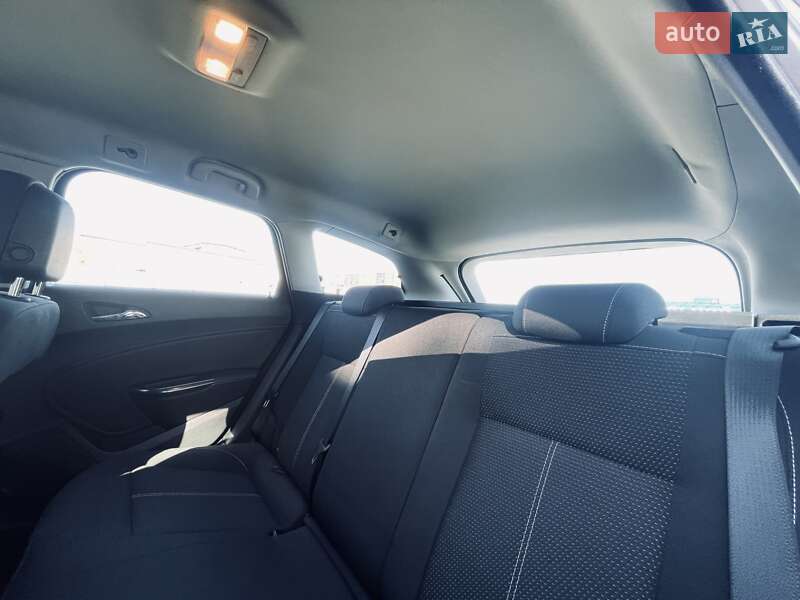 Универсал Opel Astra 2011 в Тернополе