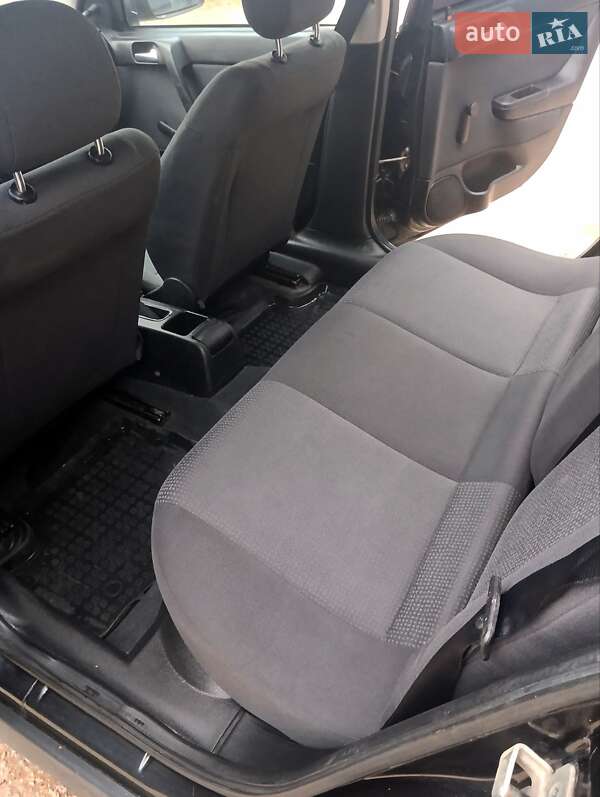 Седан Opel Astra 2006 в Ивано-Франковске