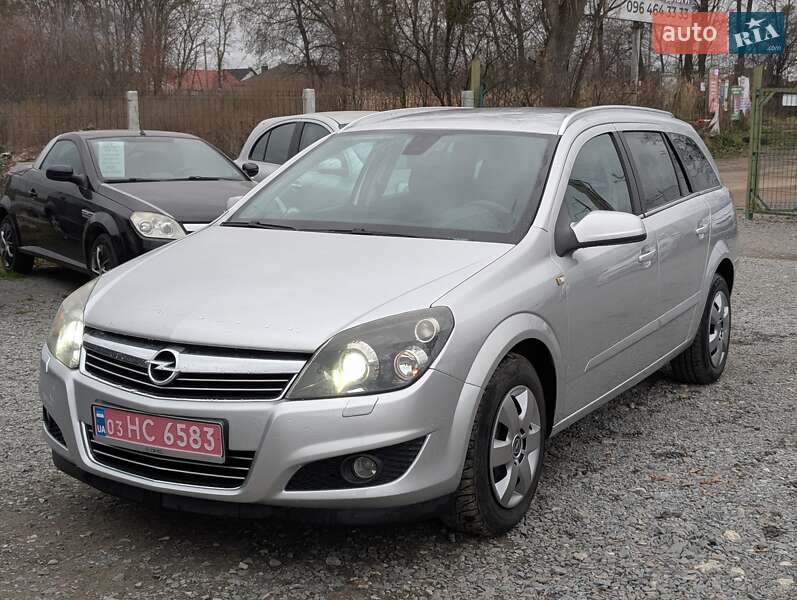 Универсал Opel Astra 2008 в Ровно