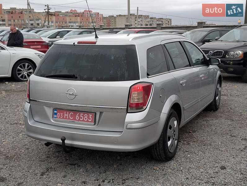 Универсал Opel Astra 2008 в Ровно