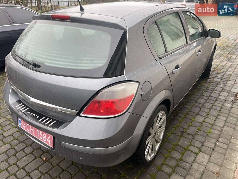 Хэтчбек Opel Astra 2006 в Ивано-Франковске