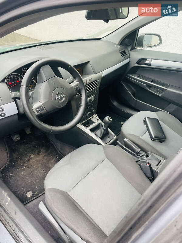 Хэтчбек Opel Astra 2006 в Ивано-Франковске