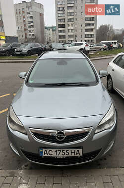 Универсал Opel Astra 2011 в Львове