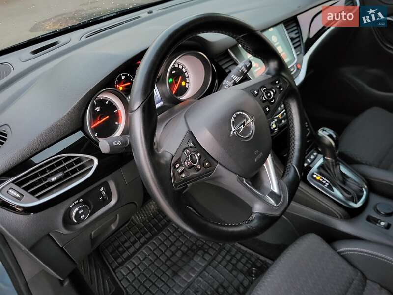 Універсал Opel Astra 2017 в Ужгороді