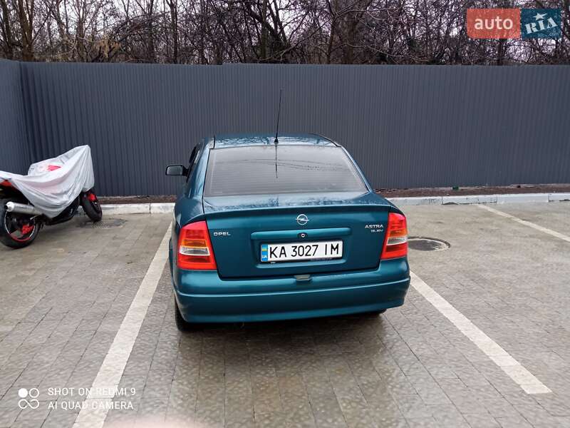 Седан Opel Astra 2001 в Києві