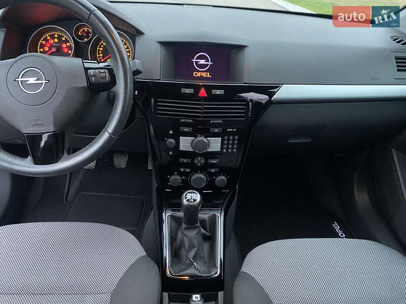 Универсал Opel Astra 2010 в Харькове