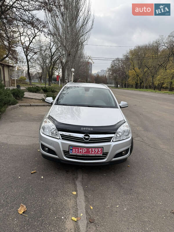 Универсал Opel Astra 2010 в Николаеве фото 2 Универсал Opel Astra 2010 в Николаеве