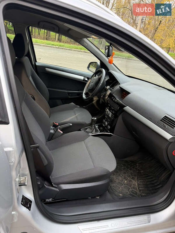 Универсал Opel Astra 2010 в Николаеве фото 14 Универсал Opel Astra 2010 в Николаеве