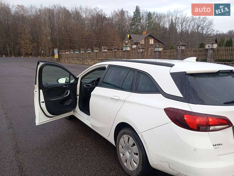 Универсал Opel Astra 2017 в Клевани
