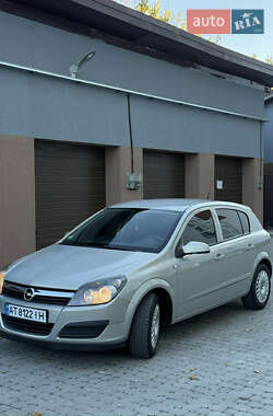 Хетчбек Opel Astra 2006 в Івано-Франківську