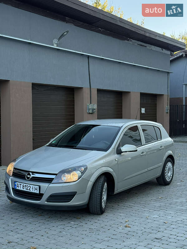 Хэтчбек Opel Astra 2006 в Ивано-Франковске