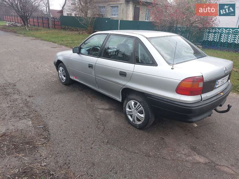 Седан Opel Astra 1993 в Белой Церкви